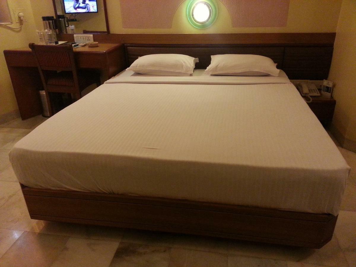 Hotel Ashray International, Sion - Near Bkc Mumbai  Buitenkant foto