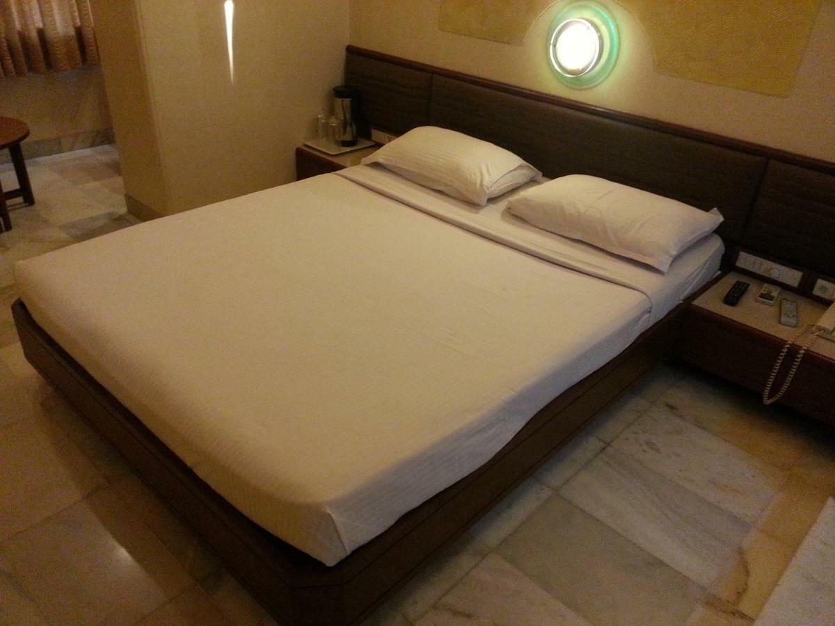 Hotel Ashray International, Sion - Near Bkc Mumbai  Buitenkant foto